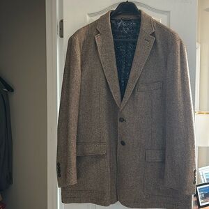 Vineyard Vines XL sports coat. Pre-owned, excellent condition